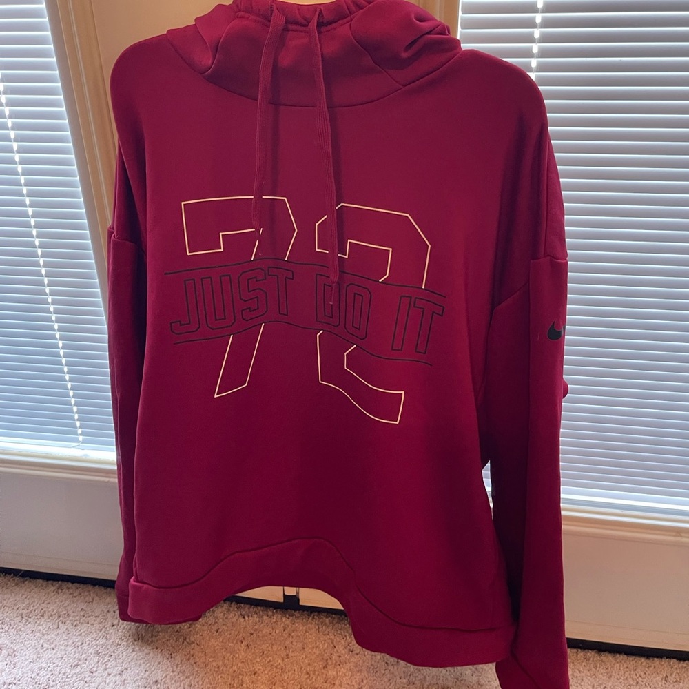 nike women’s sweatshirt